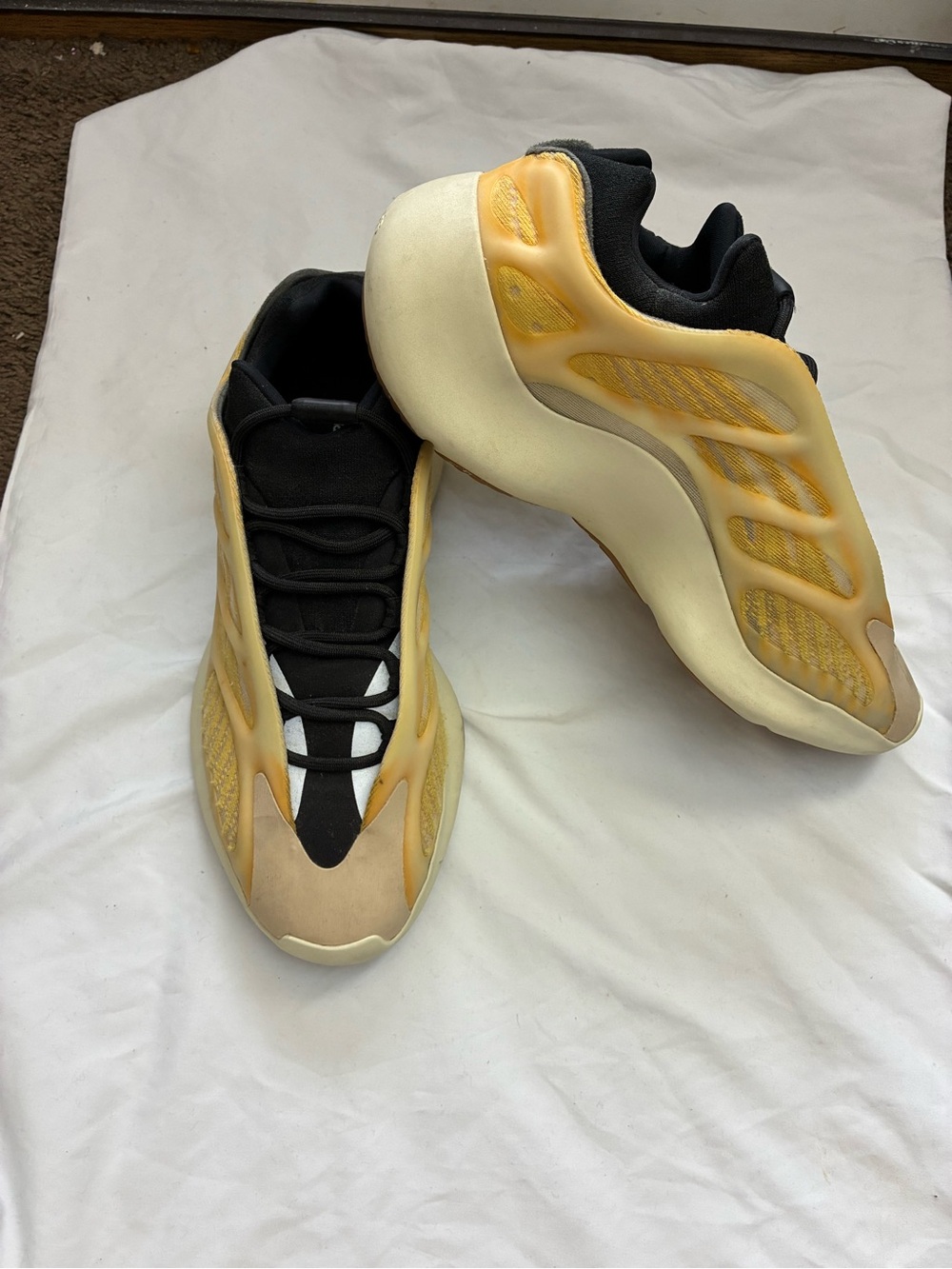 Adidas Yeezy 700 V3 "Safflower" Size 11.5 Mens